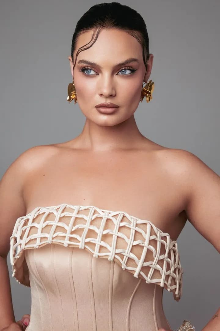 Caitlin - image 13